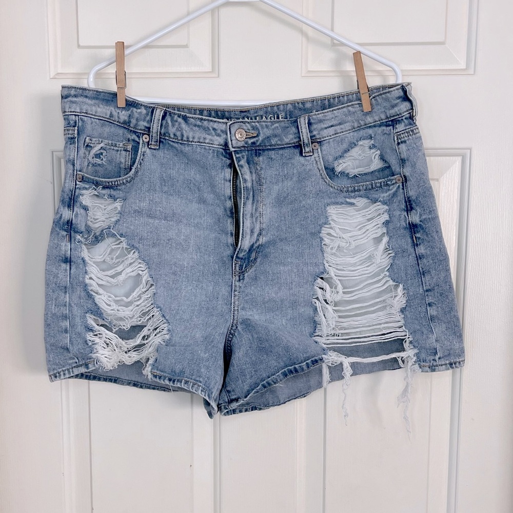 American Eagle Mom Shorts 18